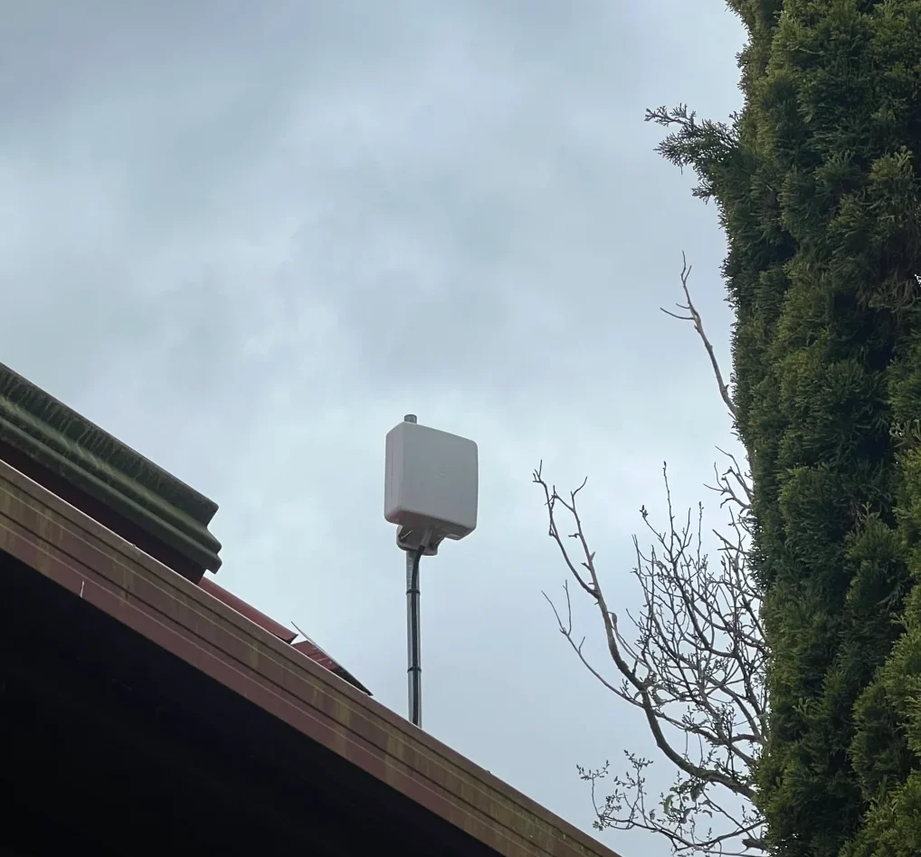 Dual-polarised 4G/5G MIMO antenna